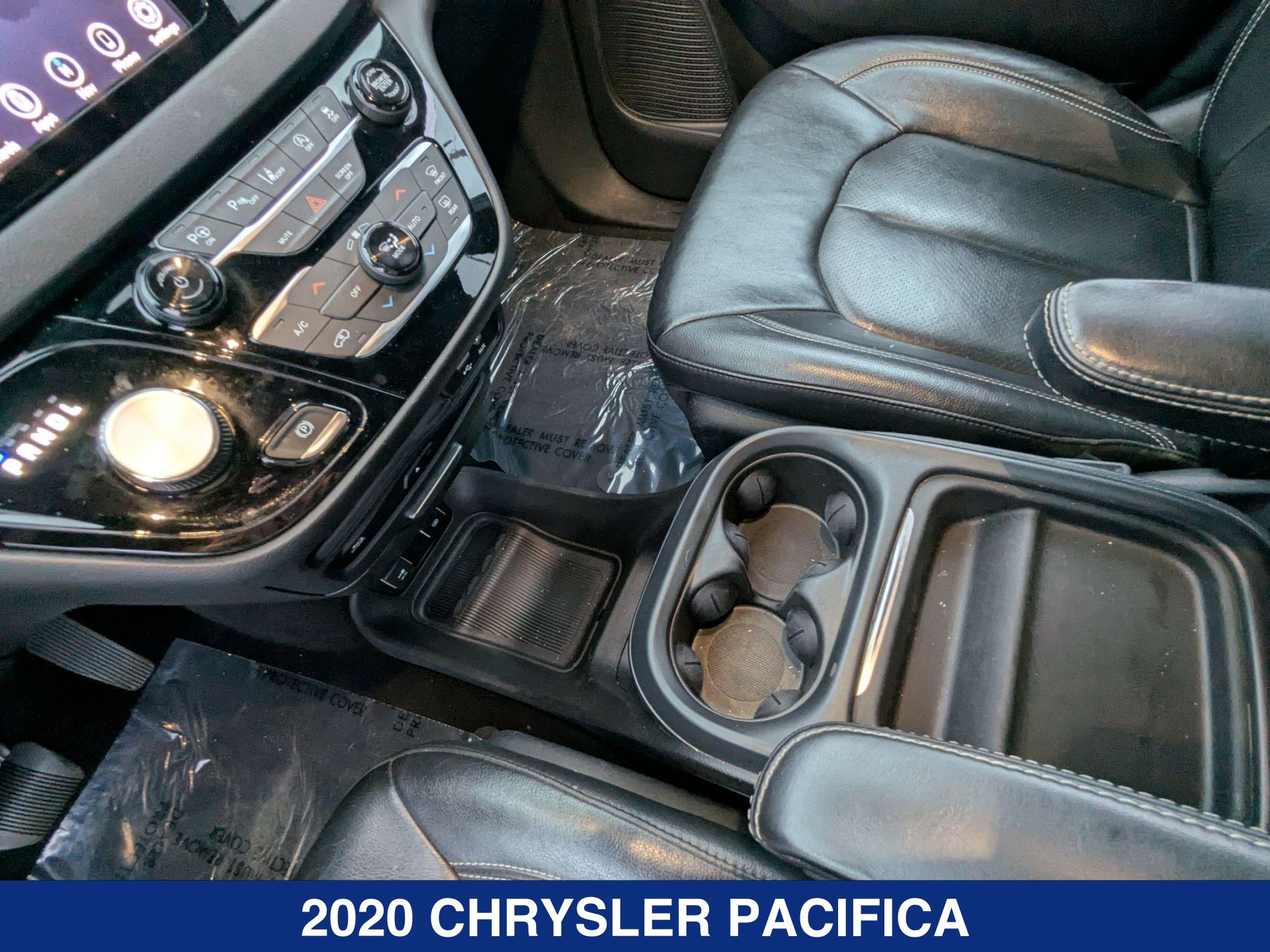 2020 Chrysler Pacifica Touring L photo 18