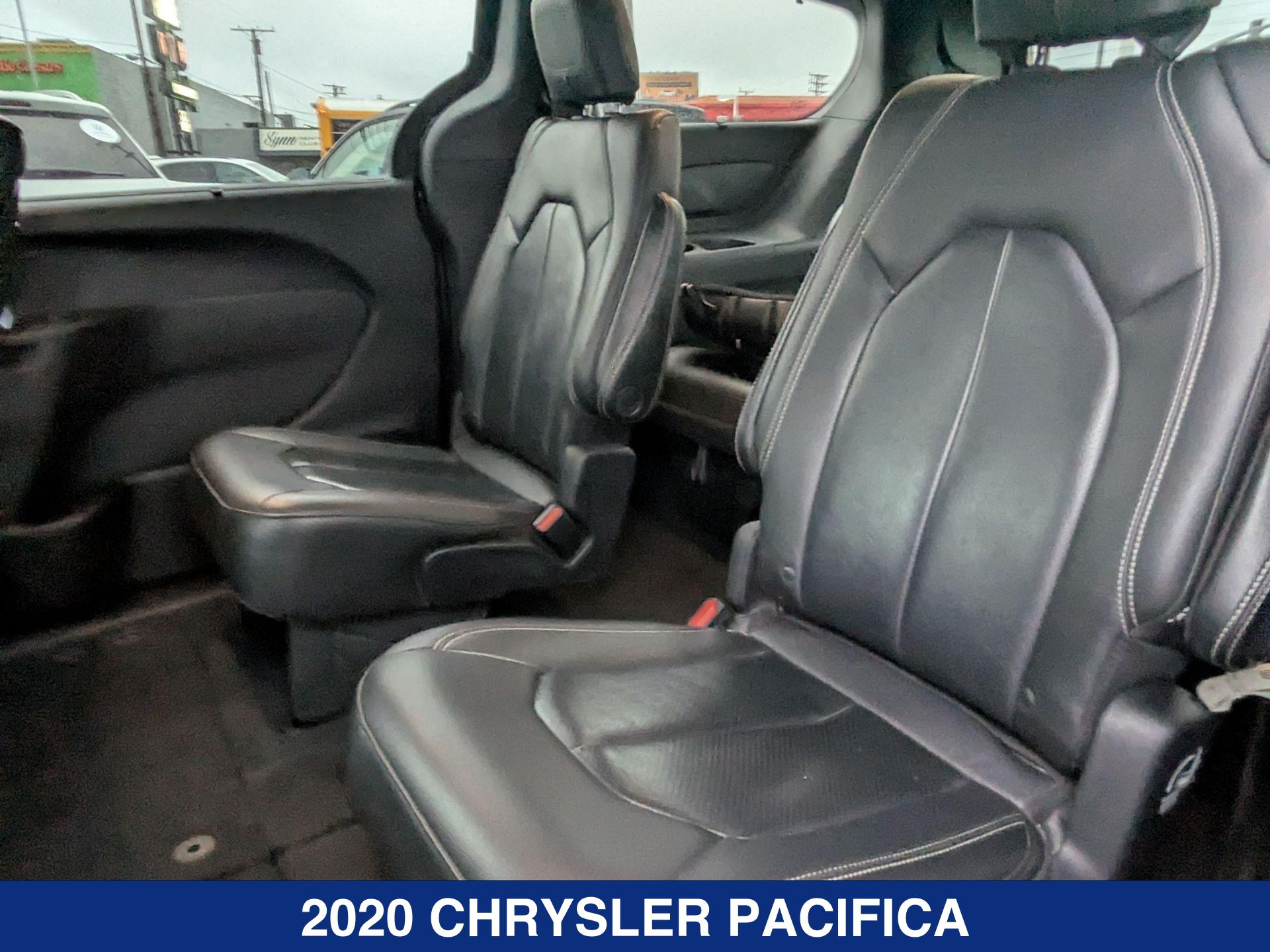 2020 Chrysler Pacifica Touring L photo 20