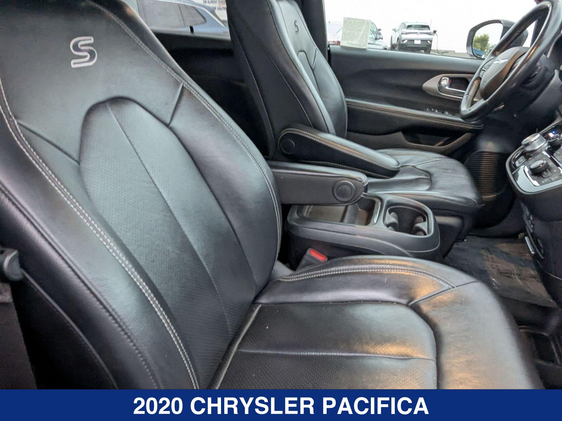 2020 Chrysler Pacifica Touring L photo 22