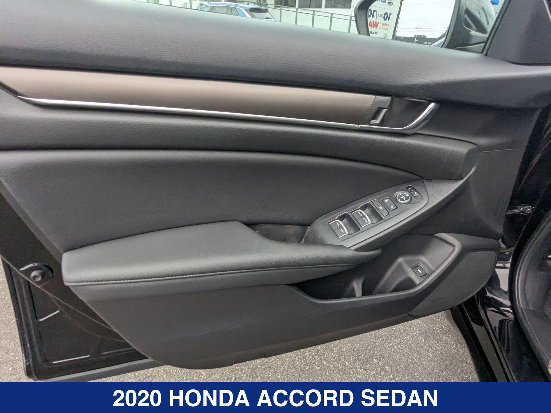 2020 Honda Accord LX 1.5T photo 13