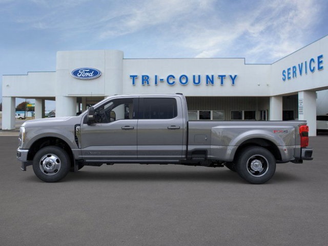 2026 Ford F-350 photo 3