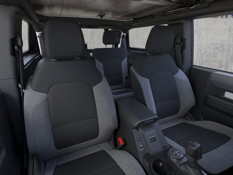 2025 Ford Bronco Base photo 10