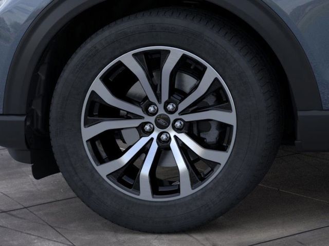 2025 Ford Explorer ST-Line photo 16