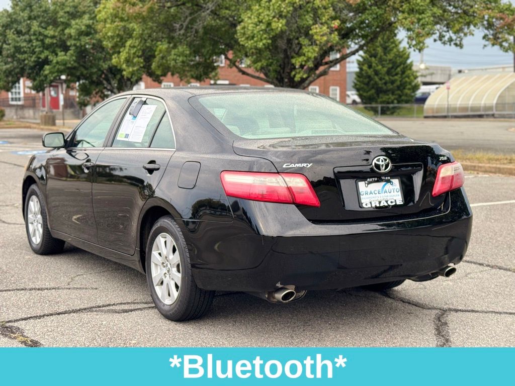 2009 Toyota Camry XLE photo 2