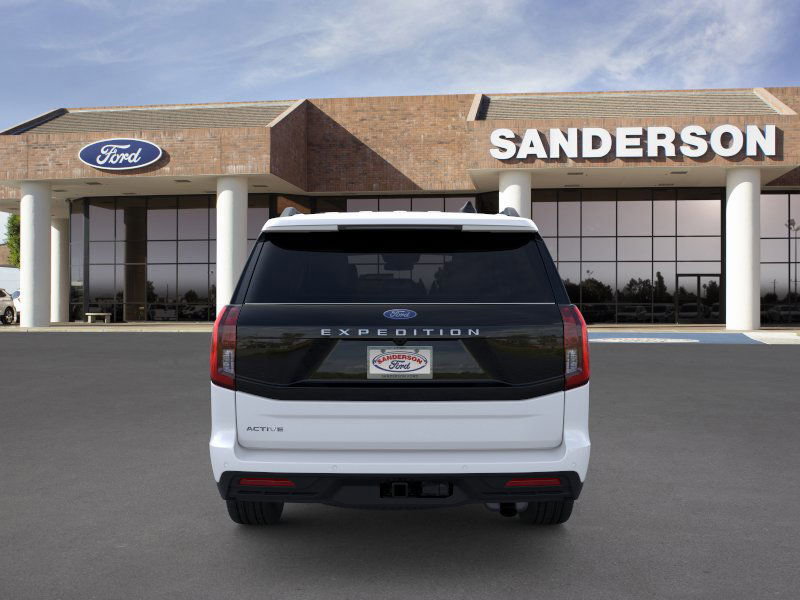 2025 Ford Expedition photo 3