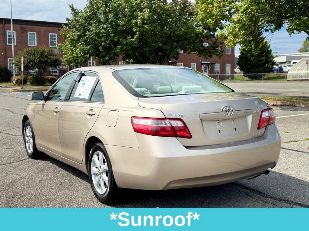 2008 Toyota Camry LE photo 2