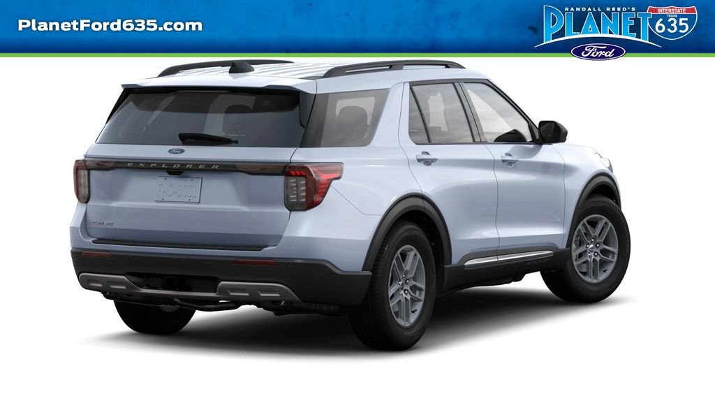 2025 Ford Explorer photo 3
