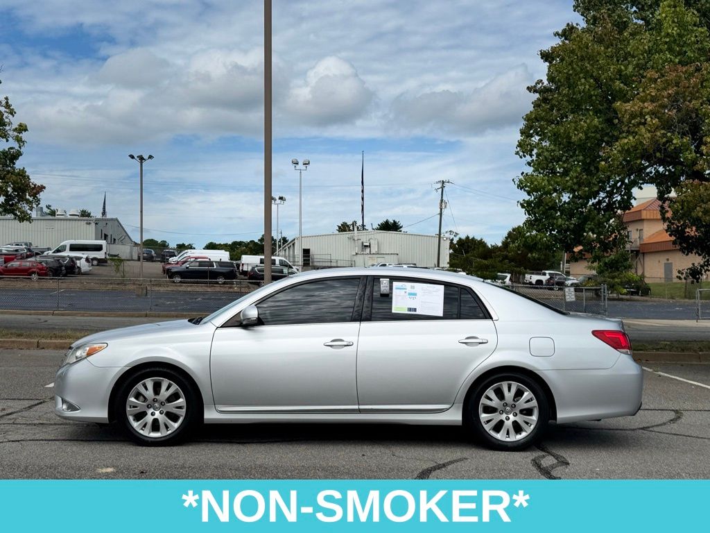 2011 Toyota Avalon Base photo 2