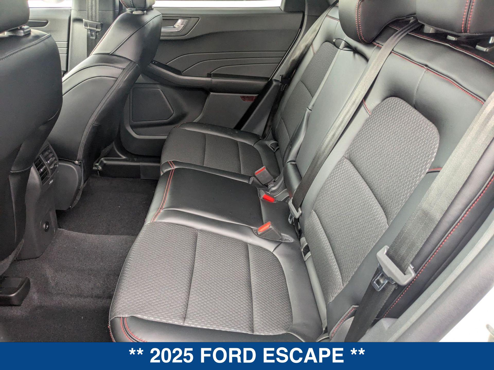 2025 Ford Escape ST-Line photo 17