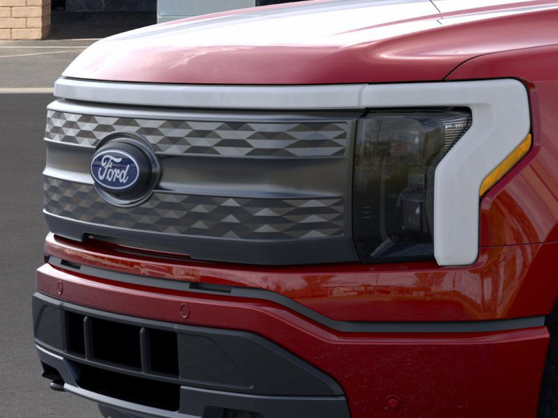 2025 Ford F-150 Lightning Lariat photo 15