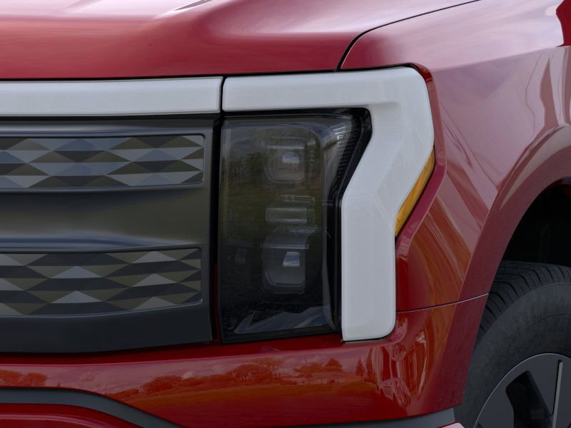 2025 Ford F-150 Lightning Lariat photo 16