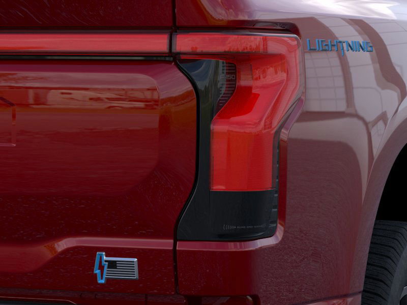2025 Ford F-150 Lightning Lariat photo 19