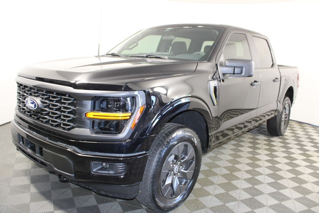 2025 Ford F-150 STX photo 4