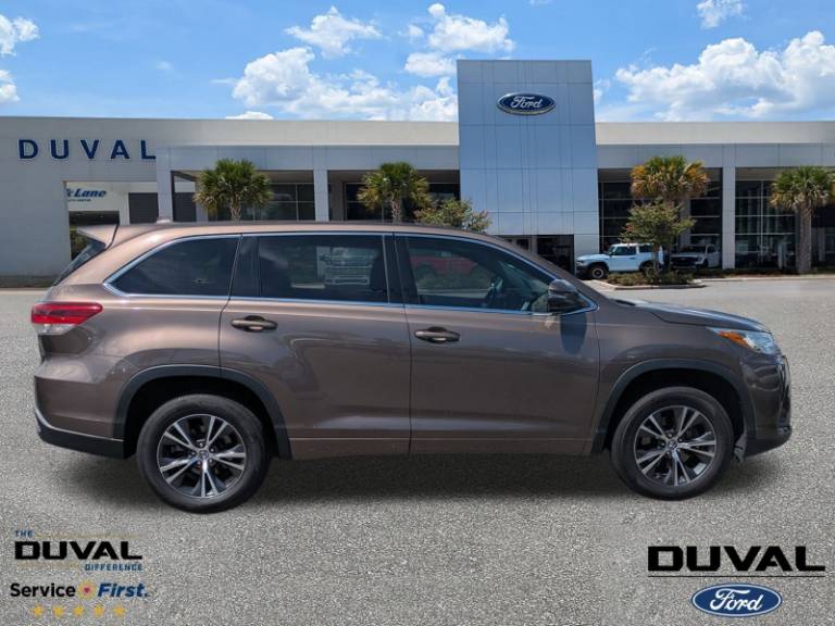 2017 Toyota Highlander LE