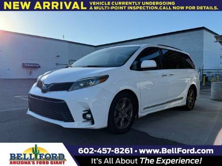 2019 Toyota Sienna SE