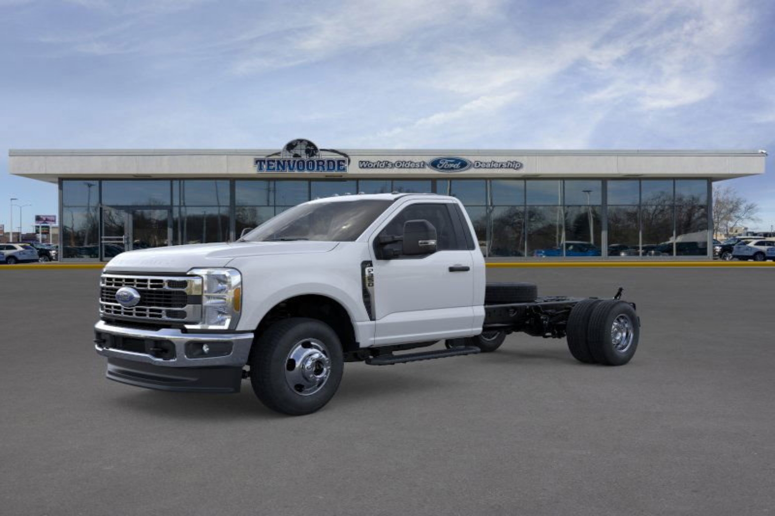2026 Ford F-350 Super Duty Chassis Cab XL's photo