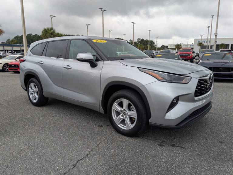 2023 Toyota Highlander LE