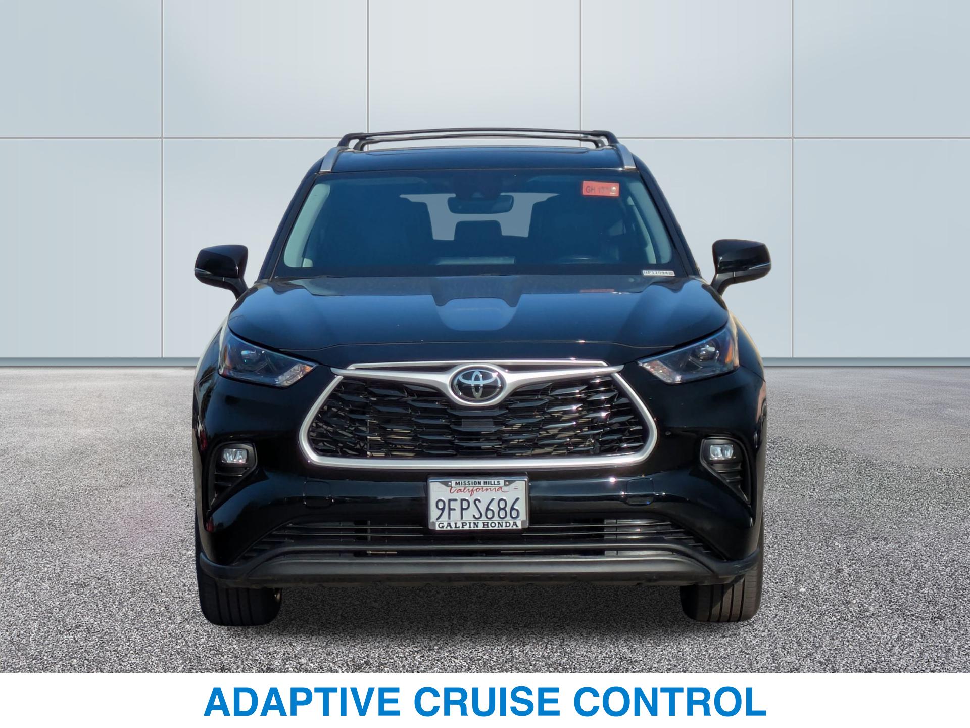 2023 Toyota Highlander XLE photo 2