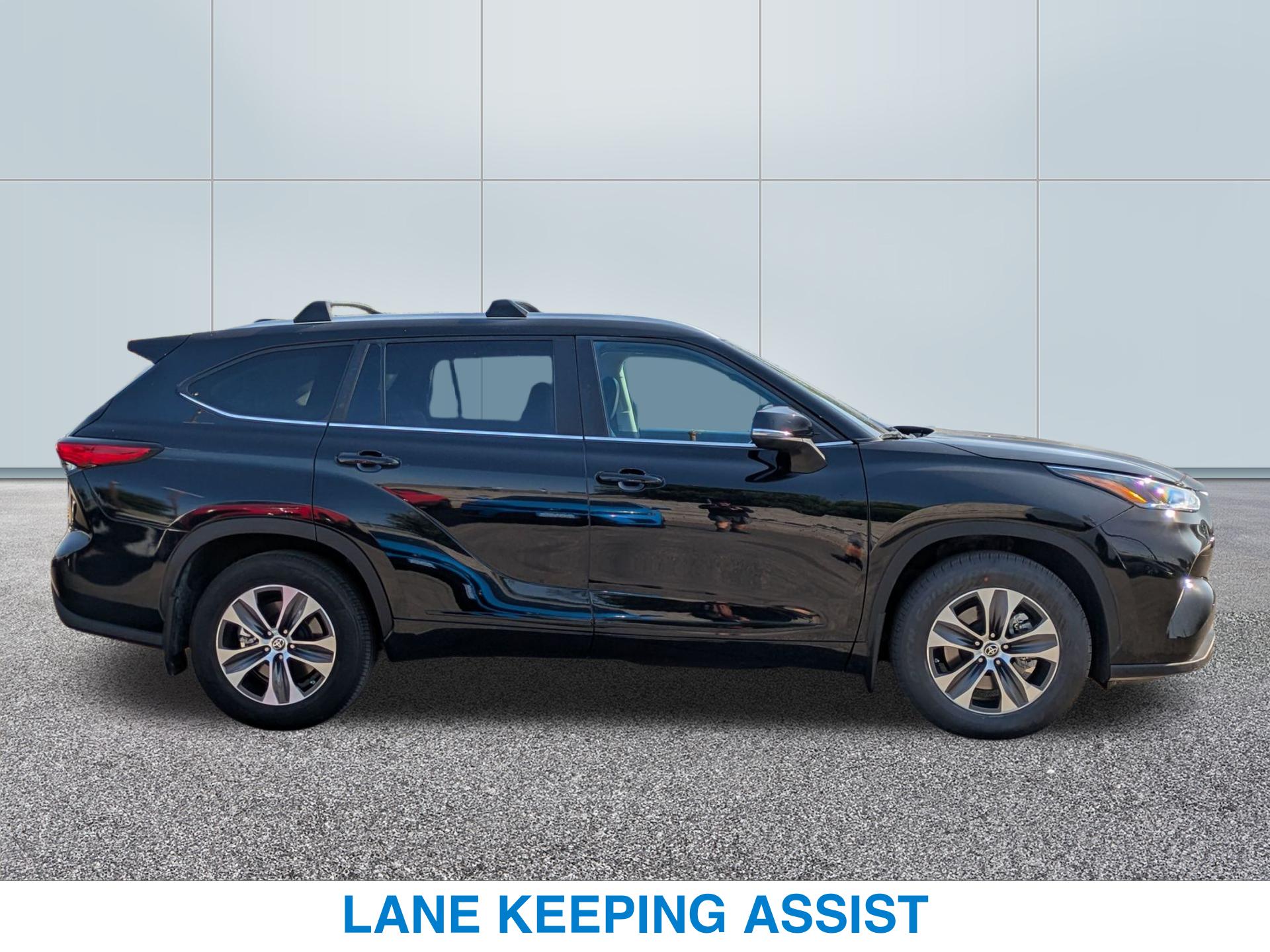 2023 Toyota Highlander XLE photo 4