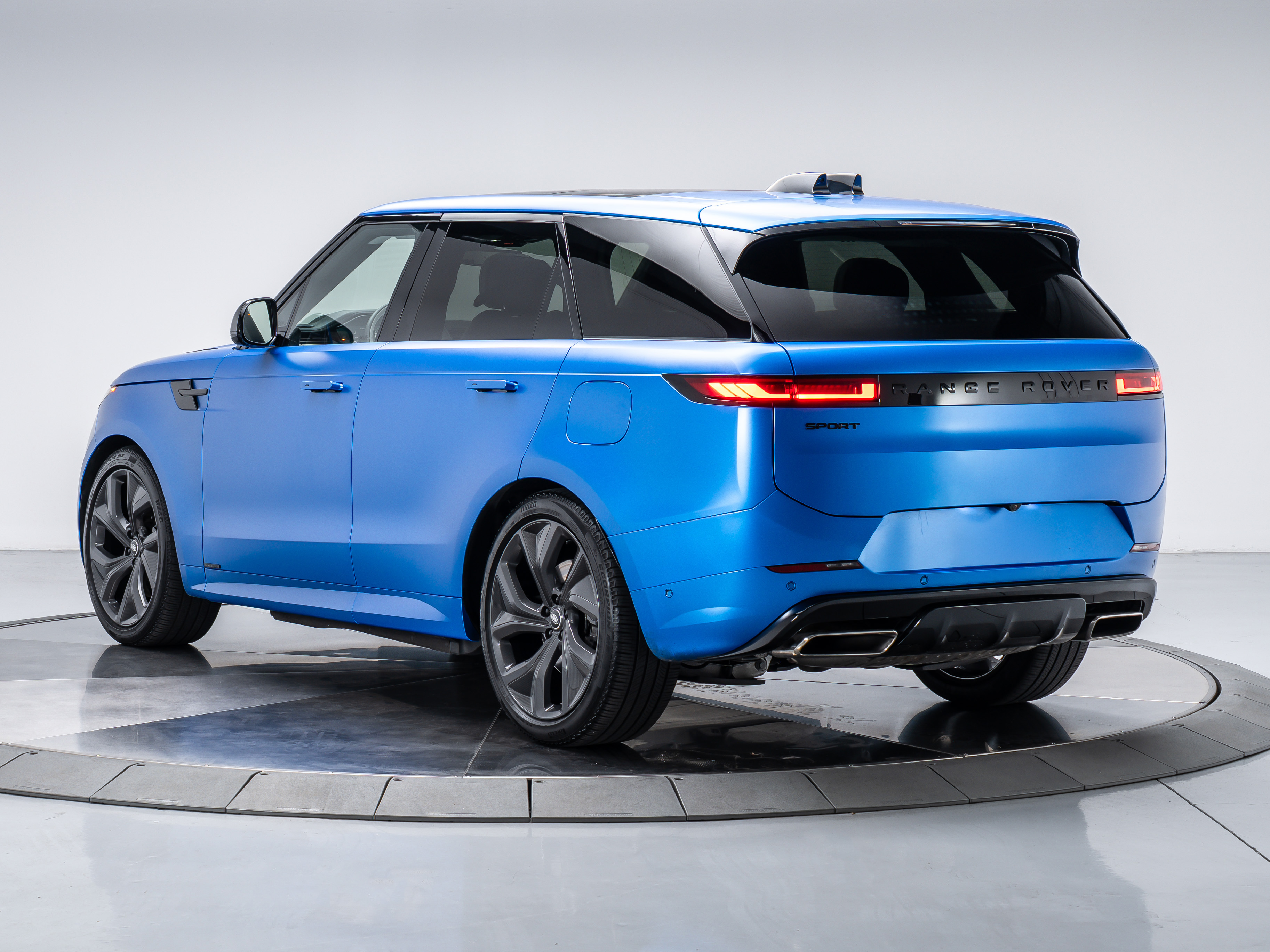 2025 Land Rover Range Rover Sport Autobiography photo 3