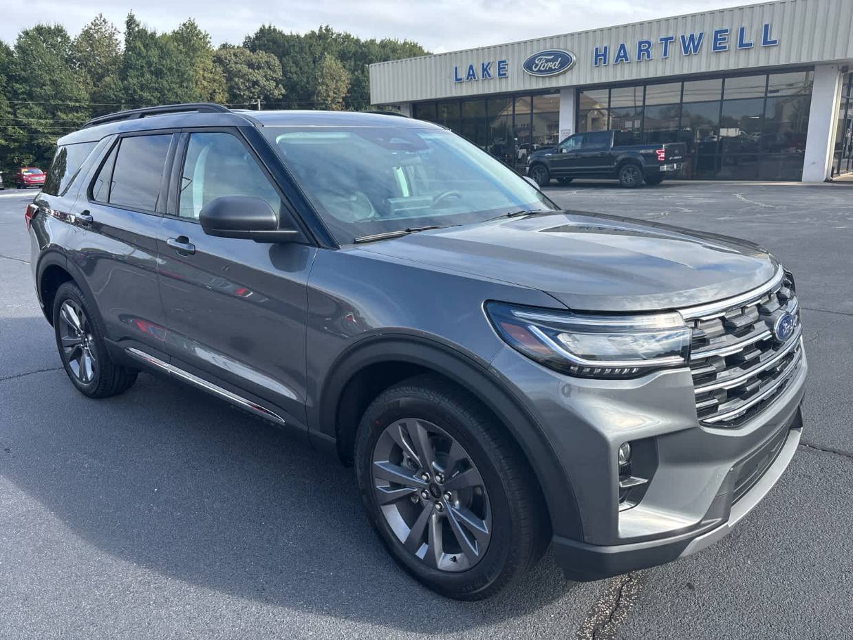 2025 Ford Explorer Active's photo