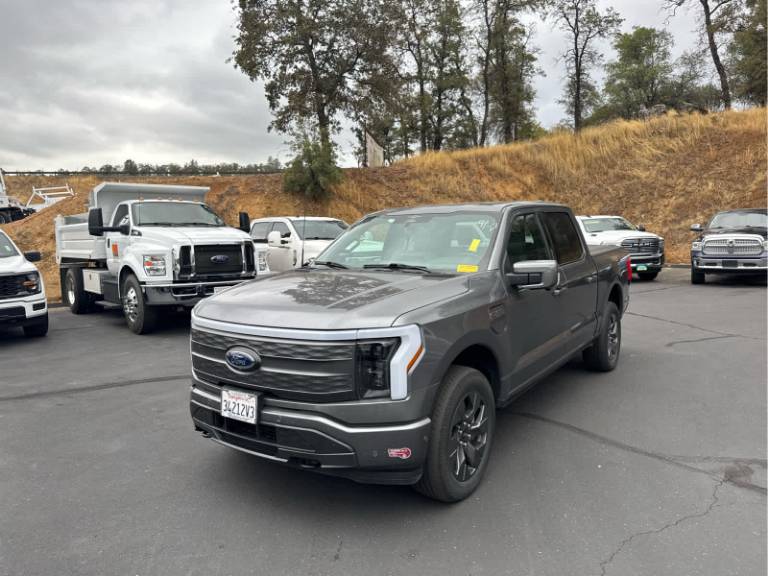2023 Ford F-150 Lightning LARIAT