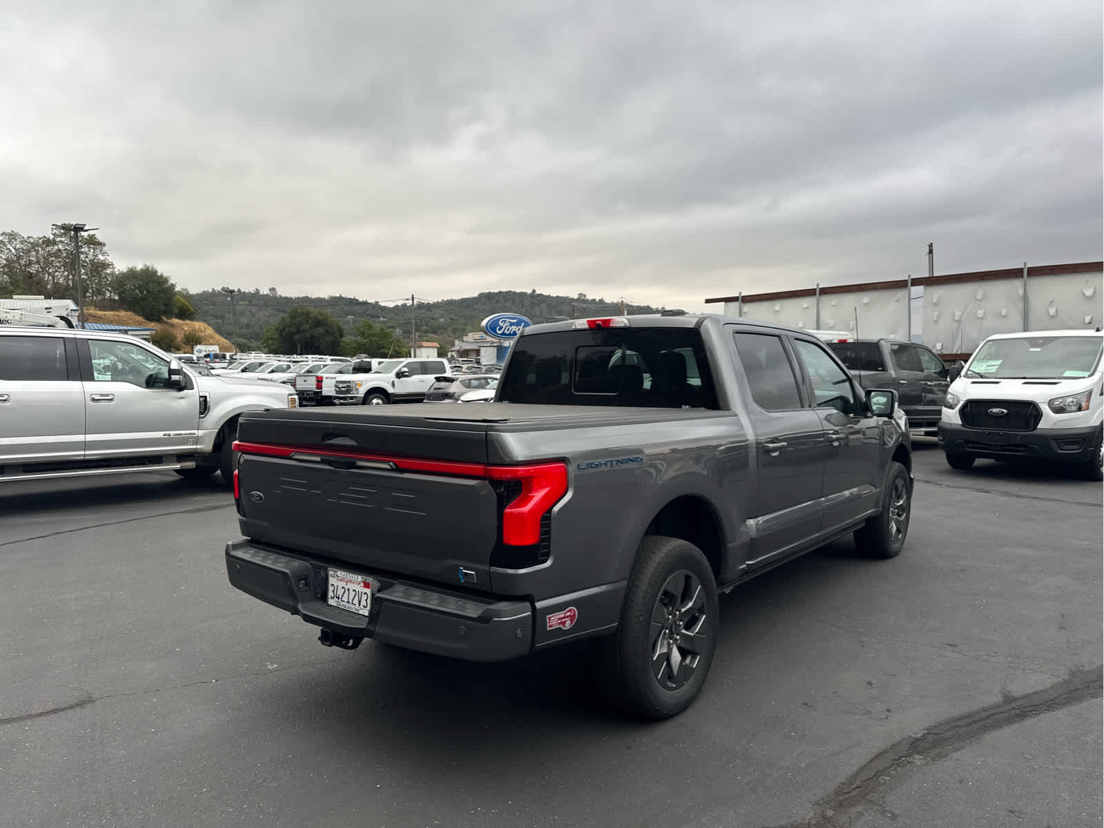 2023 Ford F-150 Lightning Lariat photo 4