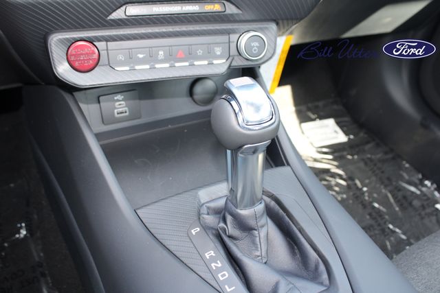 2025 Ford Mustang photo 9