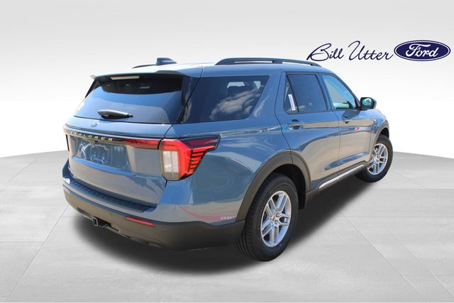 2025 Ford Explorer photo 3