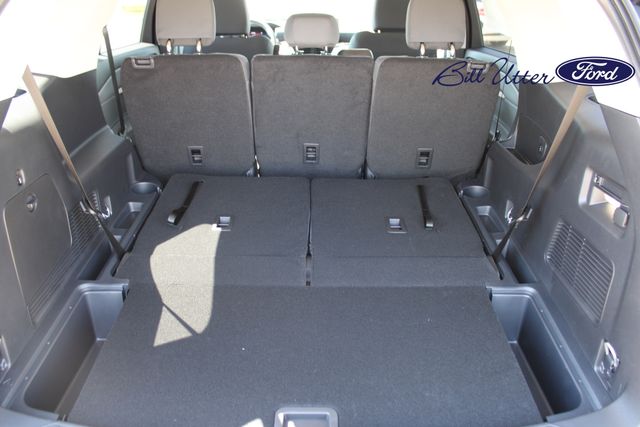 2025 Ford Explorer photo 6