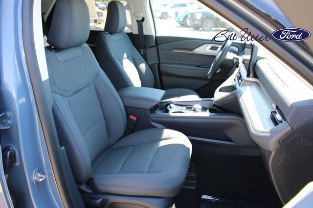 2025 Ford Explorer photo 7