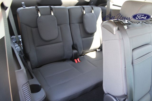 2025 Ford Explorer photo 10