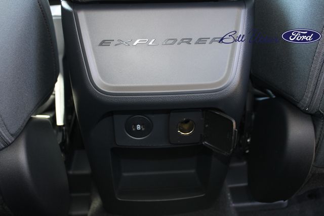 2025 Ford Explorer photo 12