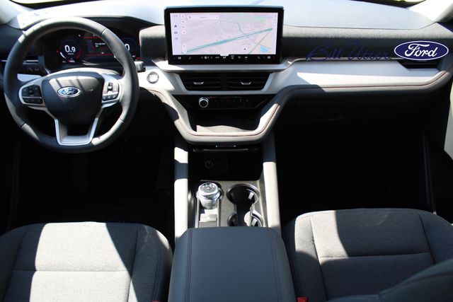 2025 Ford Explorer photo 13