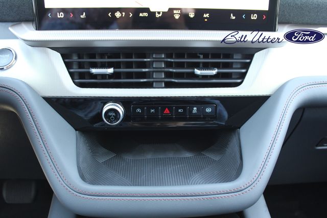 2025 Ford Explorer photo 15
