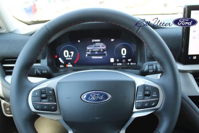 2025 Ford Explorer photo 18