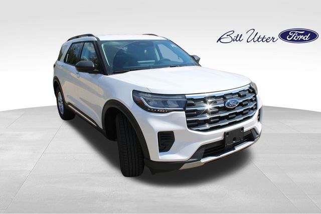 2025 Ford Explorer photo 2