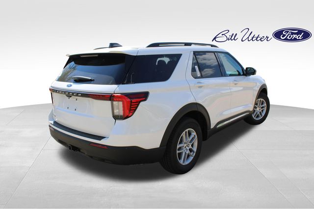 2025 Ford Explorer photo 3