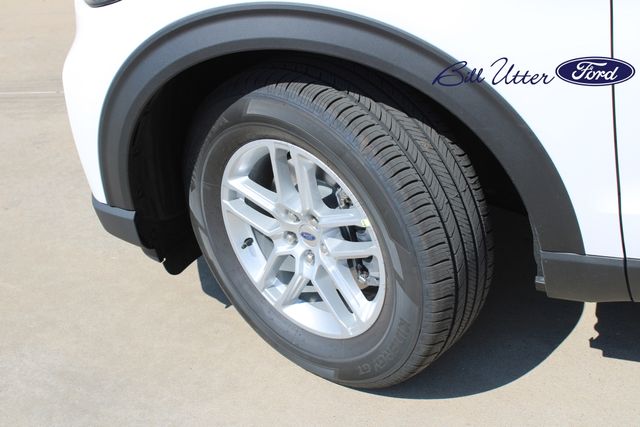 2025 Ford Explorer photo 5
