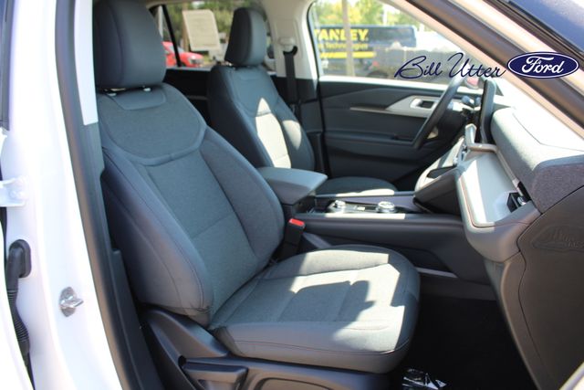 2025 Ford Explorer photo 7