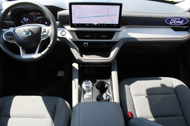 2025 Ford Explorer photo 11