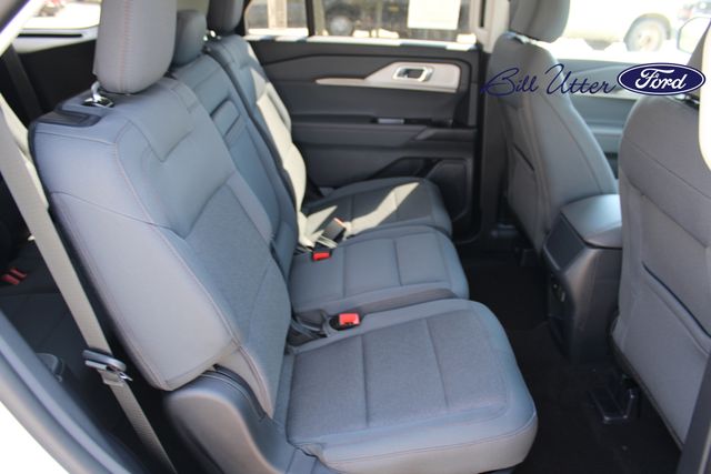 2025 Ford Explorer photo 7