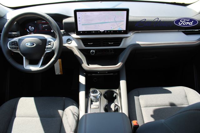2025 Ford Explorer photo 11
