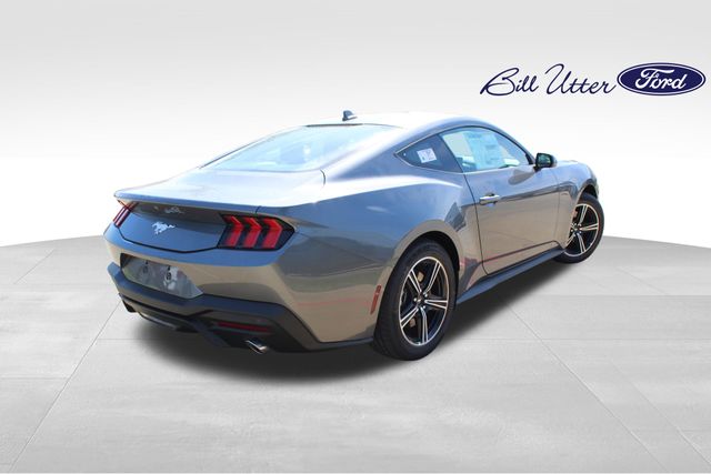 2025 Ford Mustang photo 3