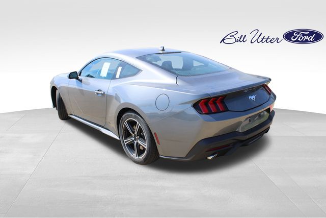 2025 Ford Mustang photo 4