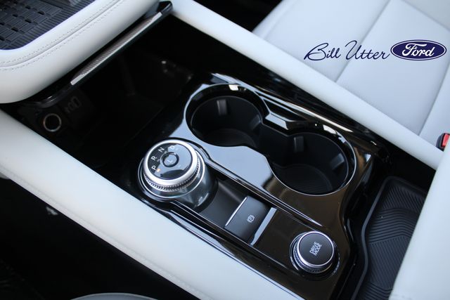 2025 Ford Explorer Platinum photo 13