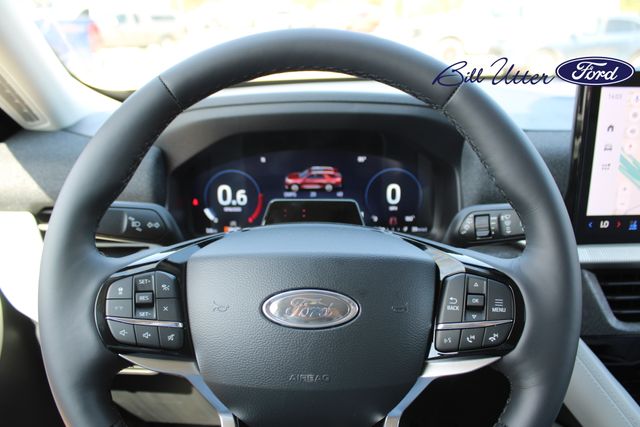 2025 Ford Explorer Platinum photo 17