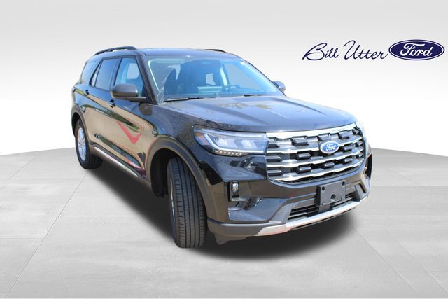 2025 Ford Explorer photo 2