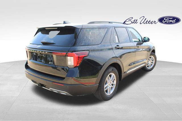 2025 Ford Explorer photo 3