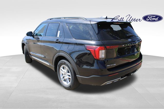 2025 Ford Explorer photo 4